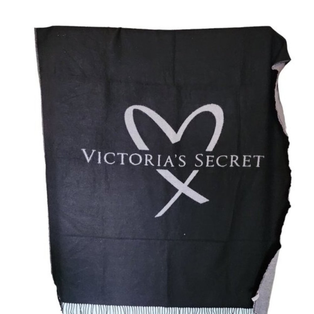 Victorias Secret Pink &‎ Black Tattered Ends One Size Throw & Decorative Blanket